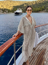 Payetli File Kapüşonlu Plaj Üstü – Işıltılı Boho Kaftan