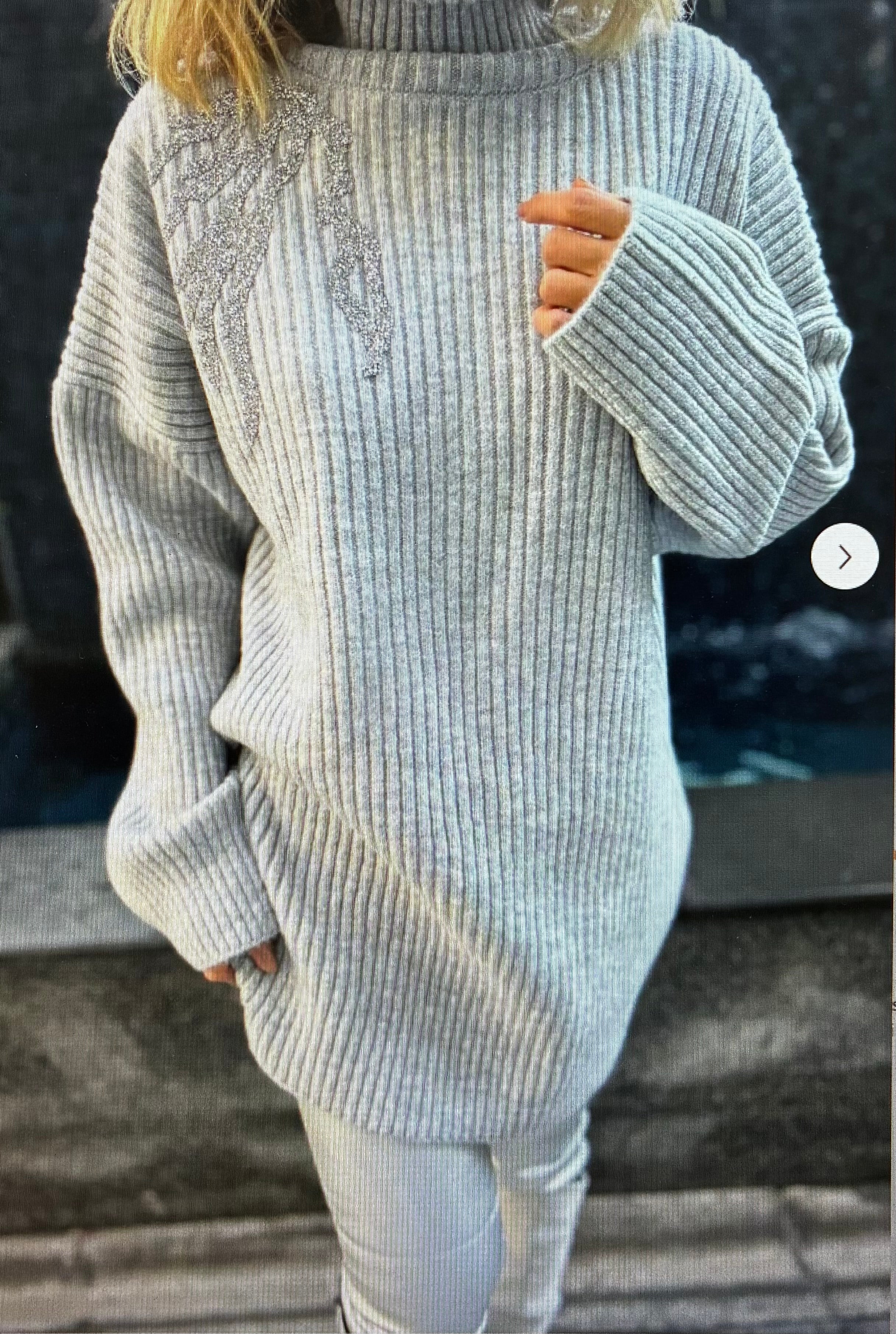 Women’s Gray Ribbed Knit Sweater with Crystal Detail – Cozy, Elegant & Chic Winter Fashion