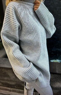 Women’s Gray Ribbed Knit Sweater with Crystal Detail – Cozy, Elegant & Chic Winter Fashion