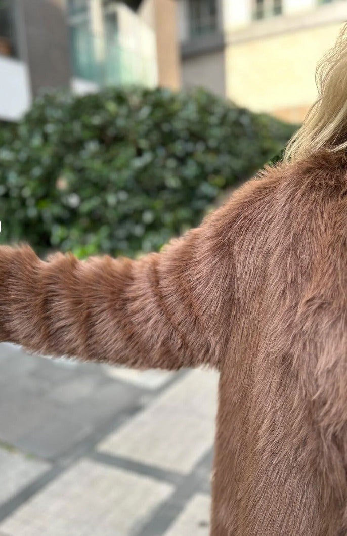 Luxurious Mocha Faux Fur Coat – Elegant, Warm & Effortlessly Chic